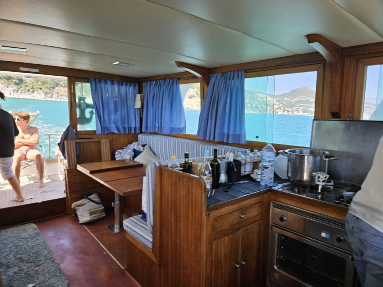 Hire Motorboat with or without skipper Gulet Salerno
