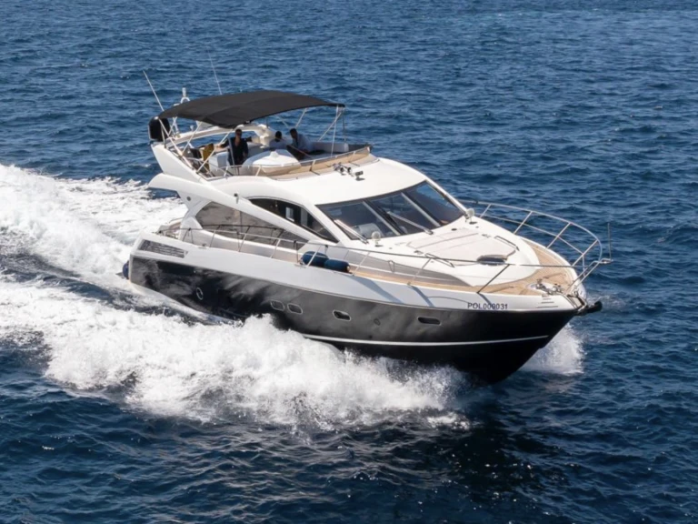 Charter a Sunseeker Manhattan 63 in Palma de Mallorca on Samboat