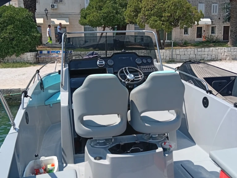 Motorboat hire in Split - Jeanneau Cap Camarat 7.5 CC Style