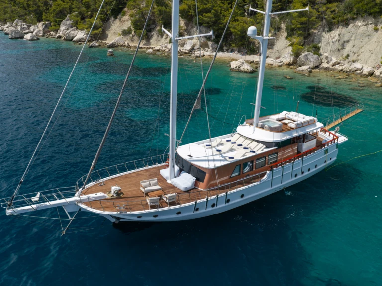 Yacht hire Kaštel Stari cheap Phoenix Bronze