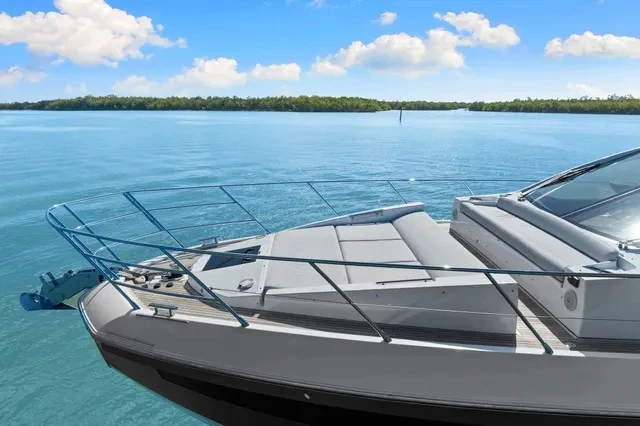Charter a Azimut s6 in City of Riviera Beach on Samboat