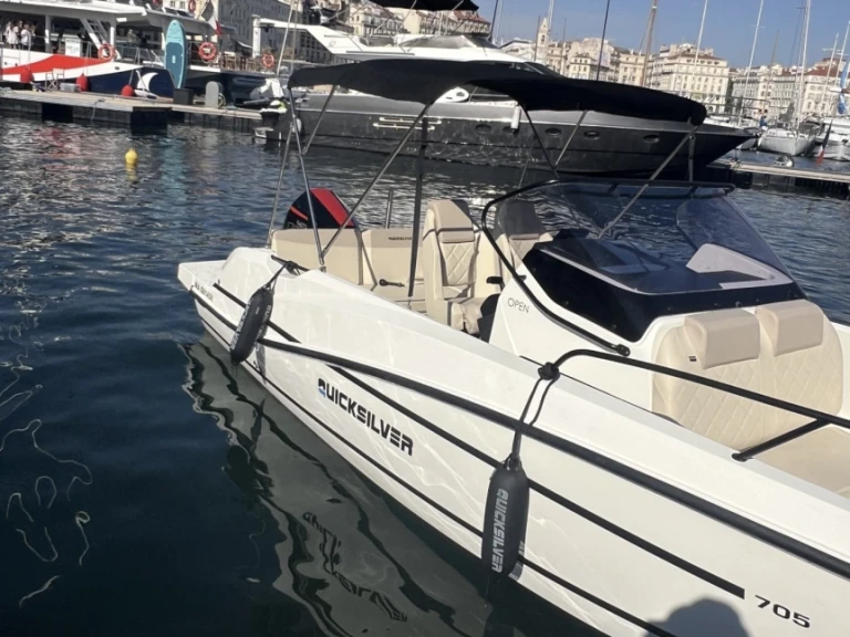 Yacht hire Marseille cheap Quicksilver 705 Cruiser