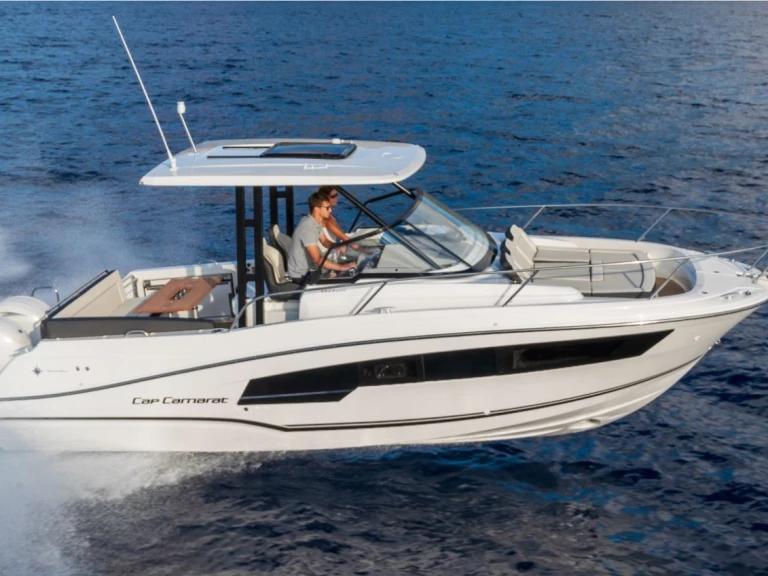 Charter a Jeanneau Cap Camarat 9 CC in Marine de Sant'Ambrogio on Samboat