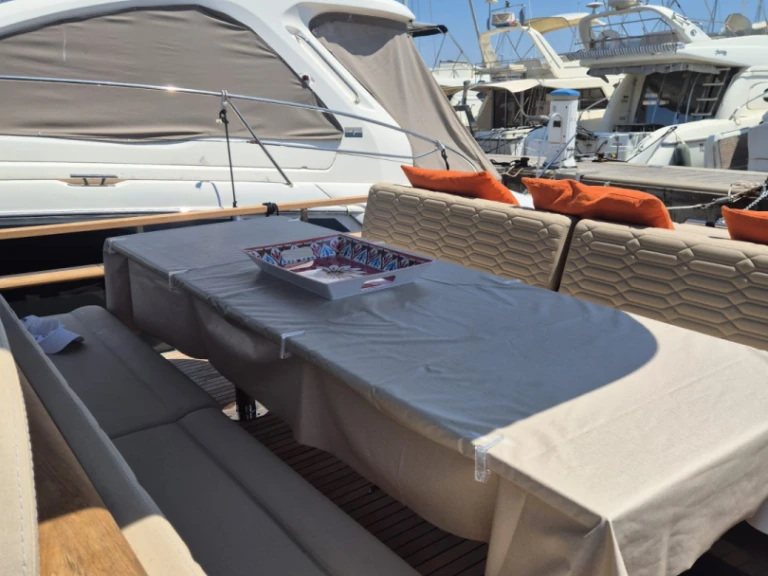 Hire Motorboat nautica esposito positano with a boat licence