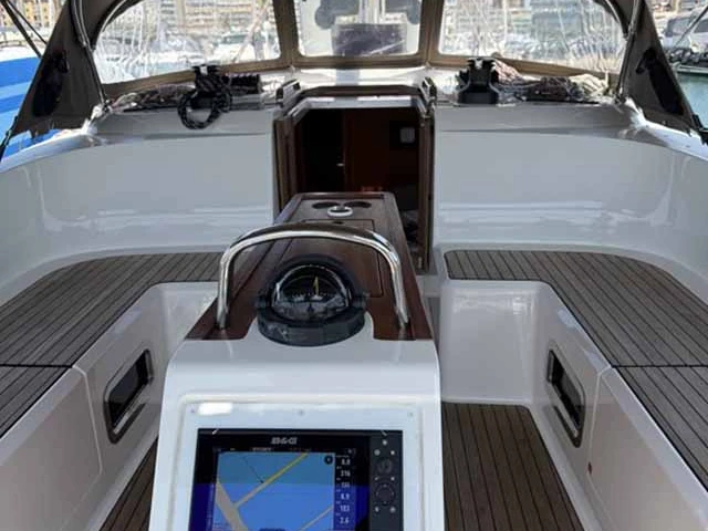 Yacht charter Lefkáda - Bavaria Cruiser 46 on SamBoat