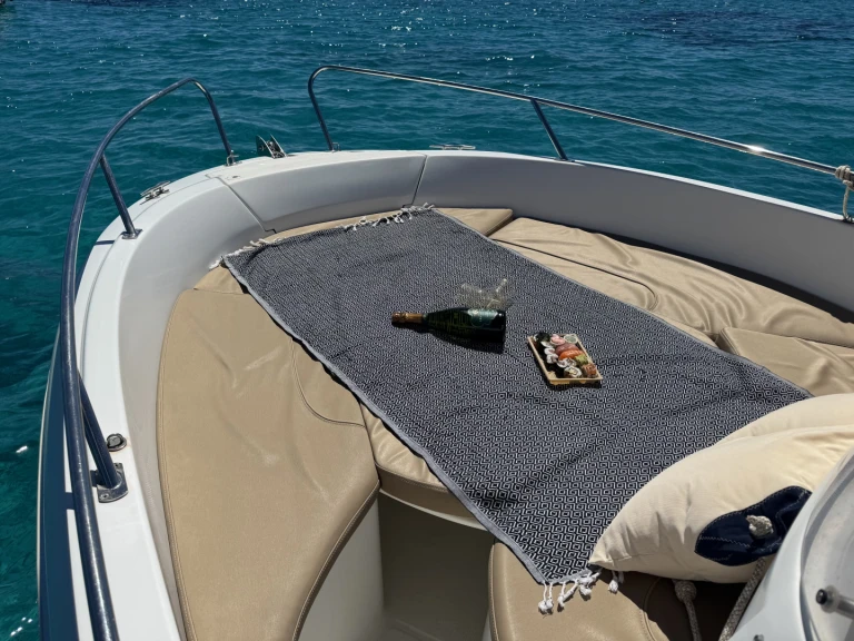 Motorboat to hire Cannes at the best price