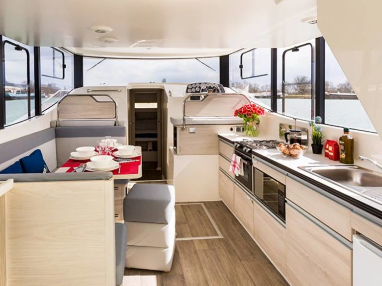 Yacht charter Saint-Gilles du Gard - Le Boat Horizon 1 on SamBoat