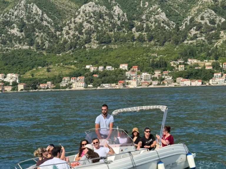 Hire Motorboat Atlantic with a boat licence