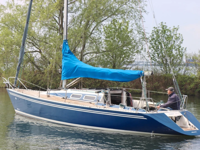 Sailboat to hire Dunkerque at the best price