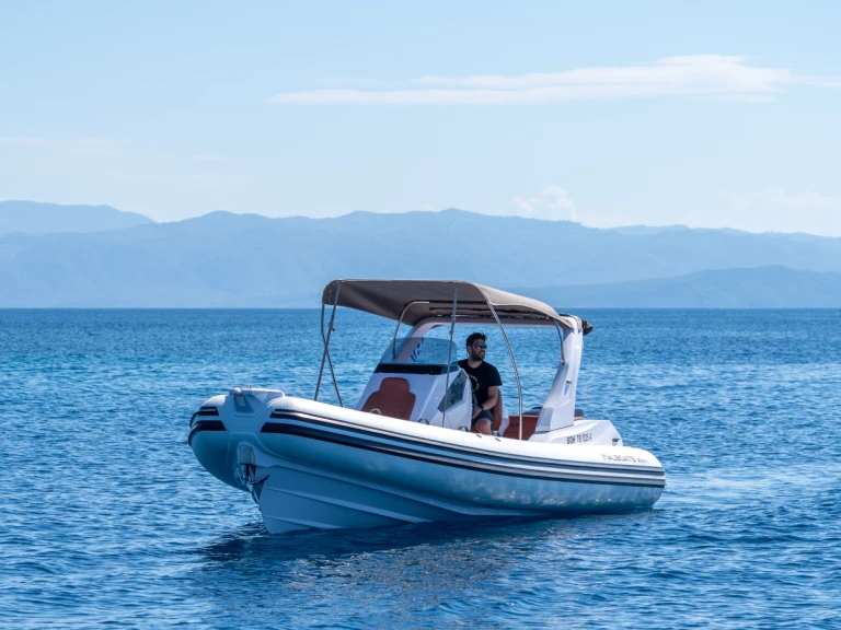 Yacht charter Skiathos - Italboats Stinger 24 gt on SamBoat