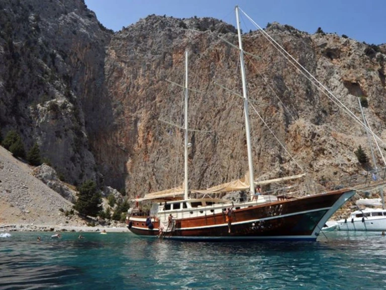 Hire Sailboat Custom Made with a boat licence