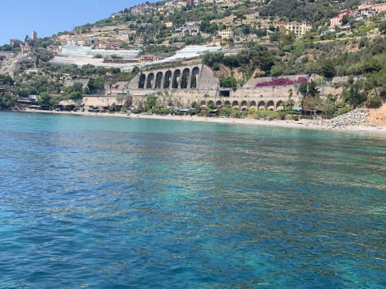 Hire Motorboat Esposito Mare with a boat licence