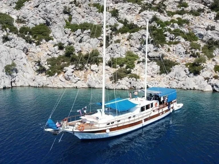 Hire Sailboat Custom Made with a boat licence