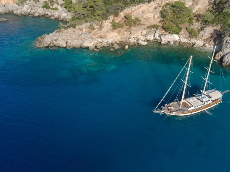 Sailboat to hire Göcek at the best price