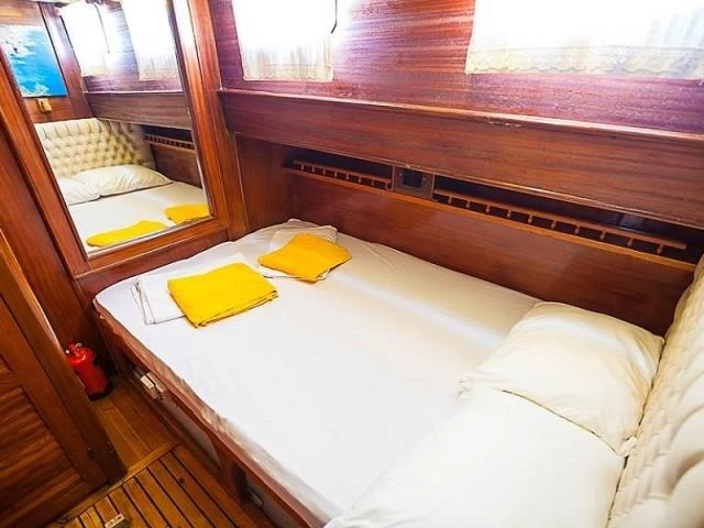 Hire Sailboat Custom Made with a boat licence