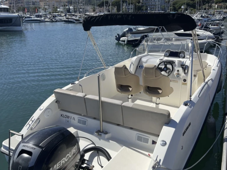 Yacht hire Marseille cheap Activ 675 Open