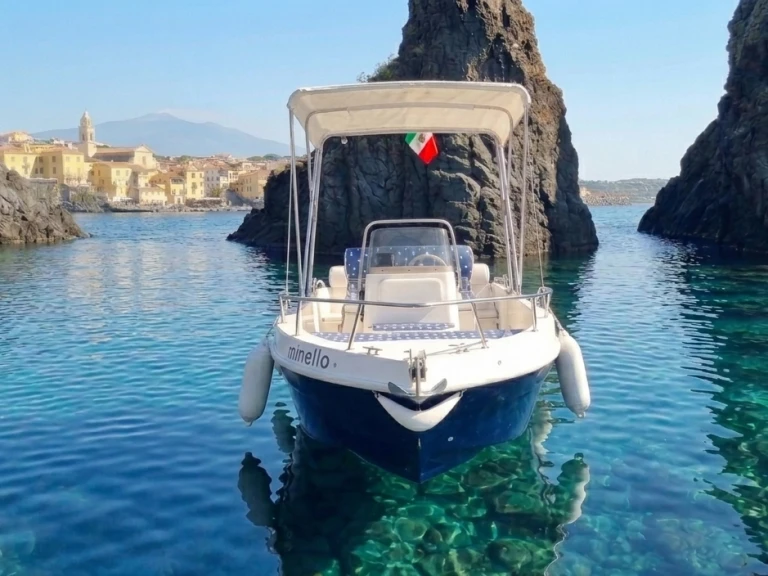 Motorboat hire in Catania - Marinello Eden 18