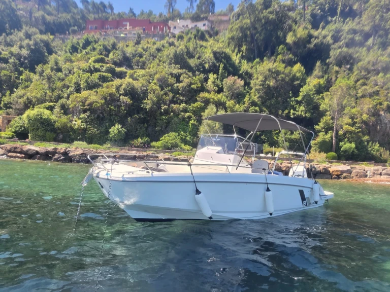 Bénéteau Flyer 8 SPACEdeck charter bareboat or skippered in  Mandelieu-la-Napoule