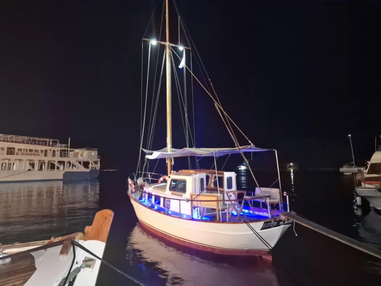 Yacht charter Nydri - Greece Liberty on SamBoat