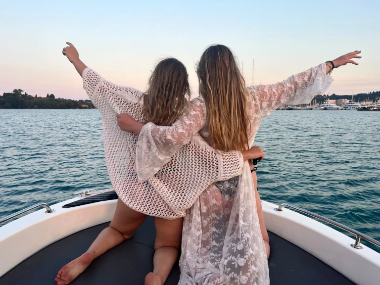 Charter a Poseidon 6.40 in Gouvia on Samboat