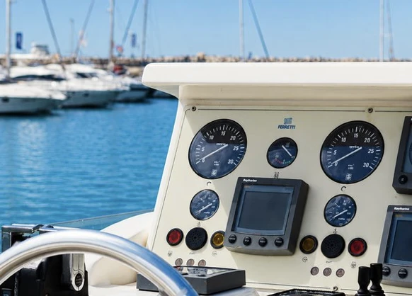 Yacht charter Puerto Banús - Ferretti Ferretti 680 on SamBoat