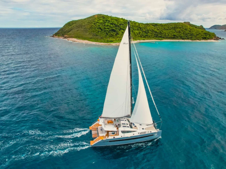 Luxury Yacht to hire Road Town at the best price