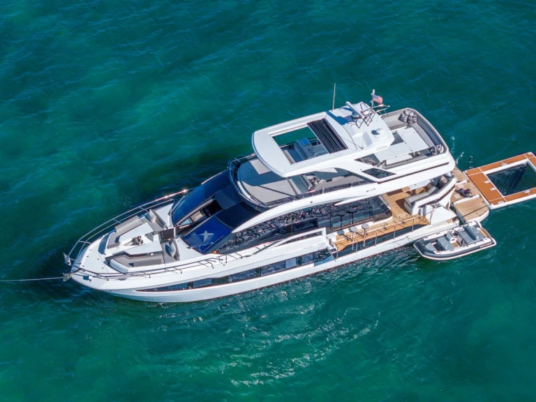 Hire Luxury Yacht Galeon with a boat licence