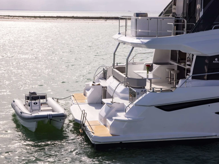 Luxury Yacht to hire Greece at the best price