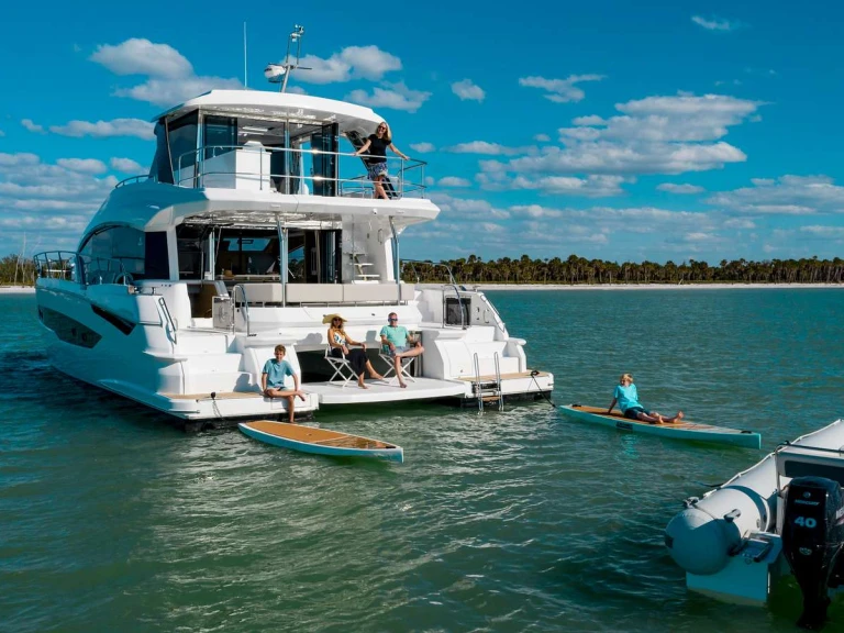 Hire Luxury Yacht with or without skipper Aquila British Virgin Islands (BVI)