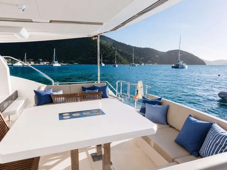 Luxury Yacht to hire Virgin Gorda Island at the best price