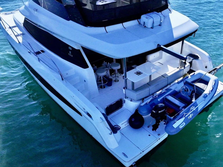 Charter a Aquila Seaduction in Lávrio on Samboat
