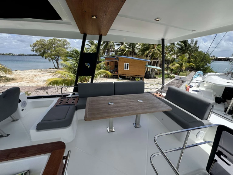 Luxury Yacht hire in Belize - Fountaine Pajot FASCHING