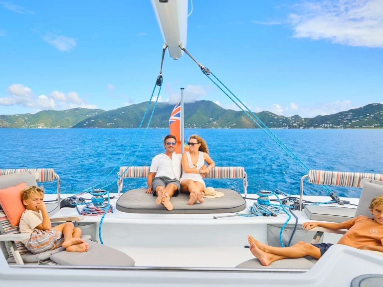Luxury Yacht to hire Road Town at the best price