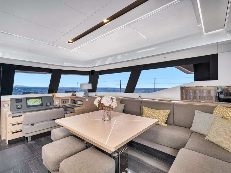 Hire Luxury Yacht with or without skipper Fountaine Pajot Caribbean