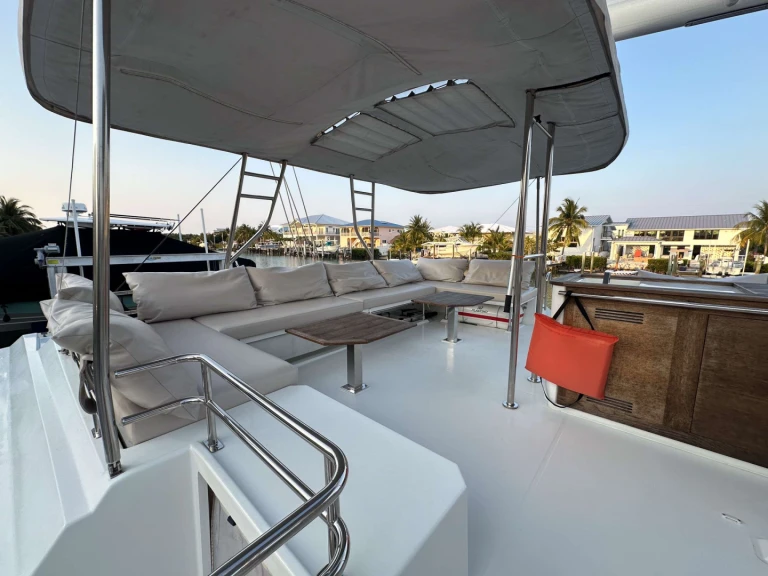 Hire Luxury Yacht with or without skipper Fountaine Pajot Florida Keys