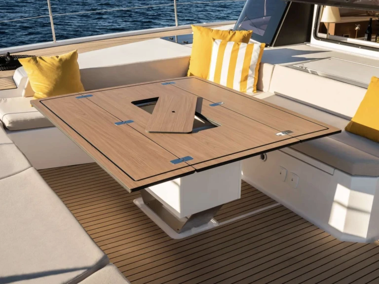 Hire Luxury Yacht with or without skipper Bali Piraeus