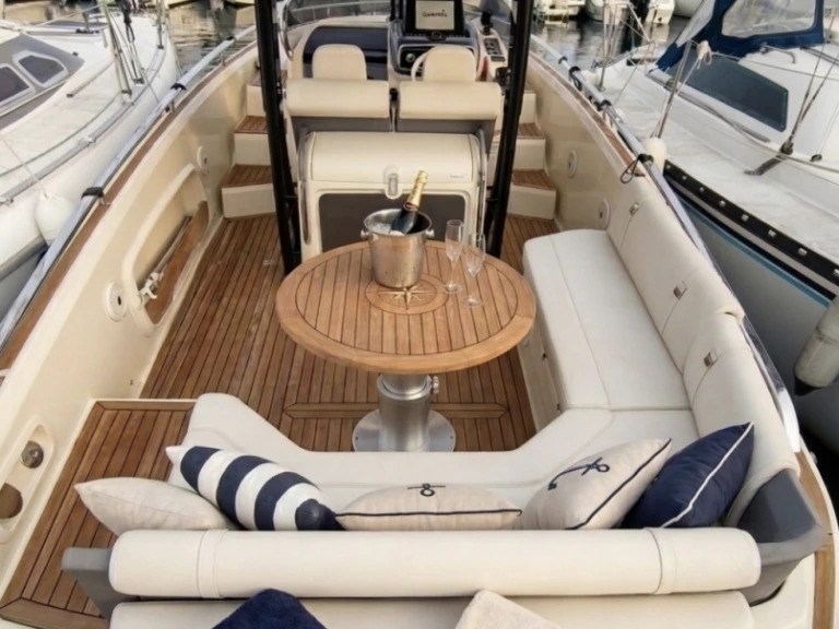 Invictus  Invictus 280 TT charter bareboat or skippered in  Mandelieu-la-Napoule