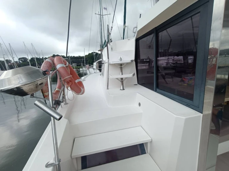 Yacht hire Mai Khao cheap Bali 4.1