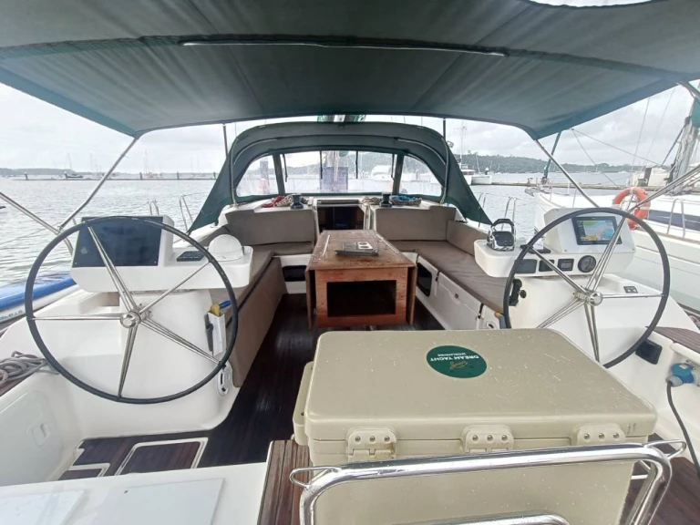 Sailboat to hire Mai Khao at the best price