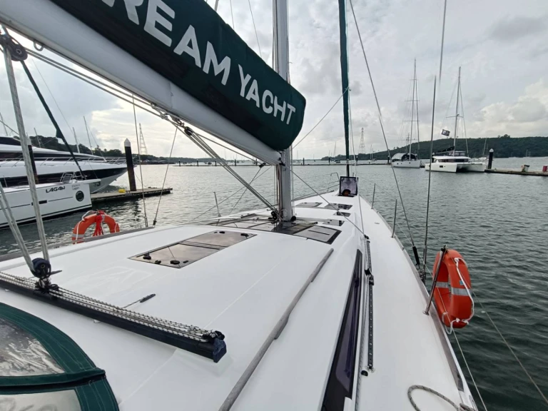 Yacht hire Mai Khao cheap Dufour 520 Grand Large
