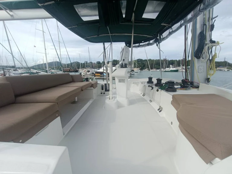 Charter a Lagoon Lagoon 52 F in Mai Khao on Samboat