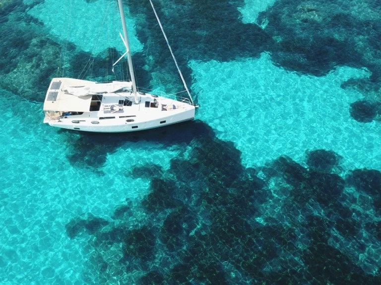 Hire a Hanse Hanse 418 Marigot