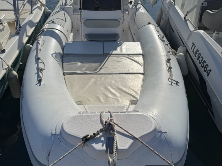 Yacht hire Les Issambres cheap Evolution D.640