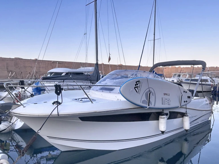 Hire Motorboat with or without skipper Jeanneau Cerbère