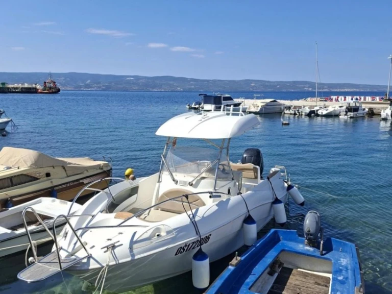 Motorboat hire in Poljica - Quicksilver Quicksilver 720 Commander