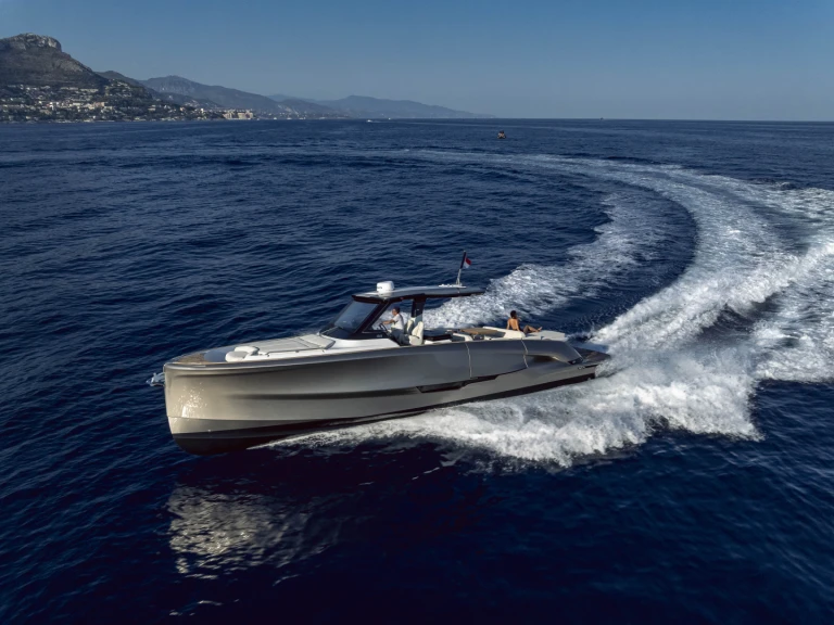 Motorboat hire in Monaco - Solaris Power Solaris Power Open 44