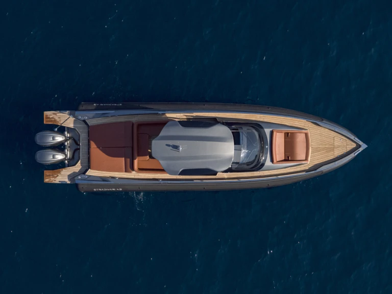 Charter a Capelli Stradivari 43 in Monaco on Samboat