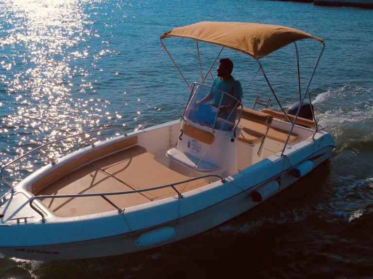 Hire Motorboat Saver with a boat licence