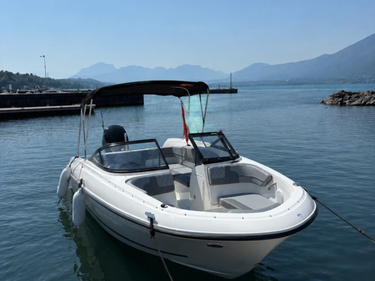 Yacht charter Aix-les-Bains - Bayliner VR4OE on SamBoat