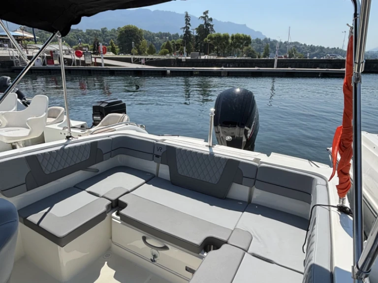 Motorboat hire in Aix-les-Bains - Bayliner VR4OE